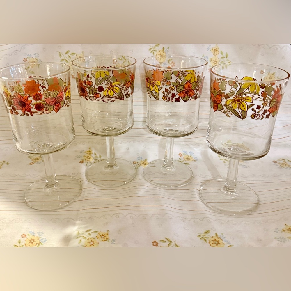 Vintage 1970s Libbey glasses in the "Indian Summer" floral pattern